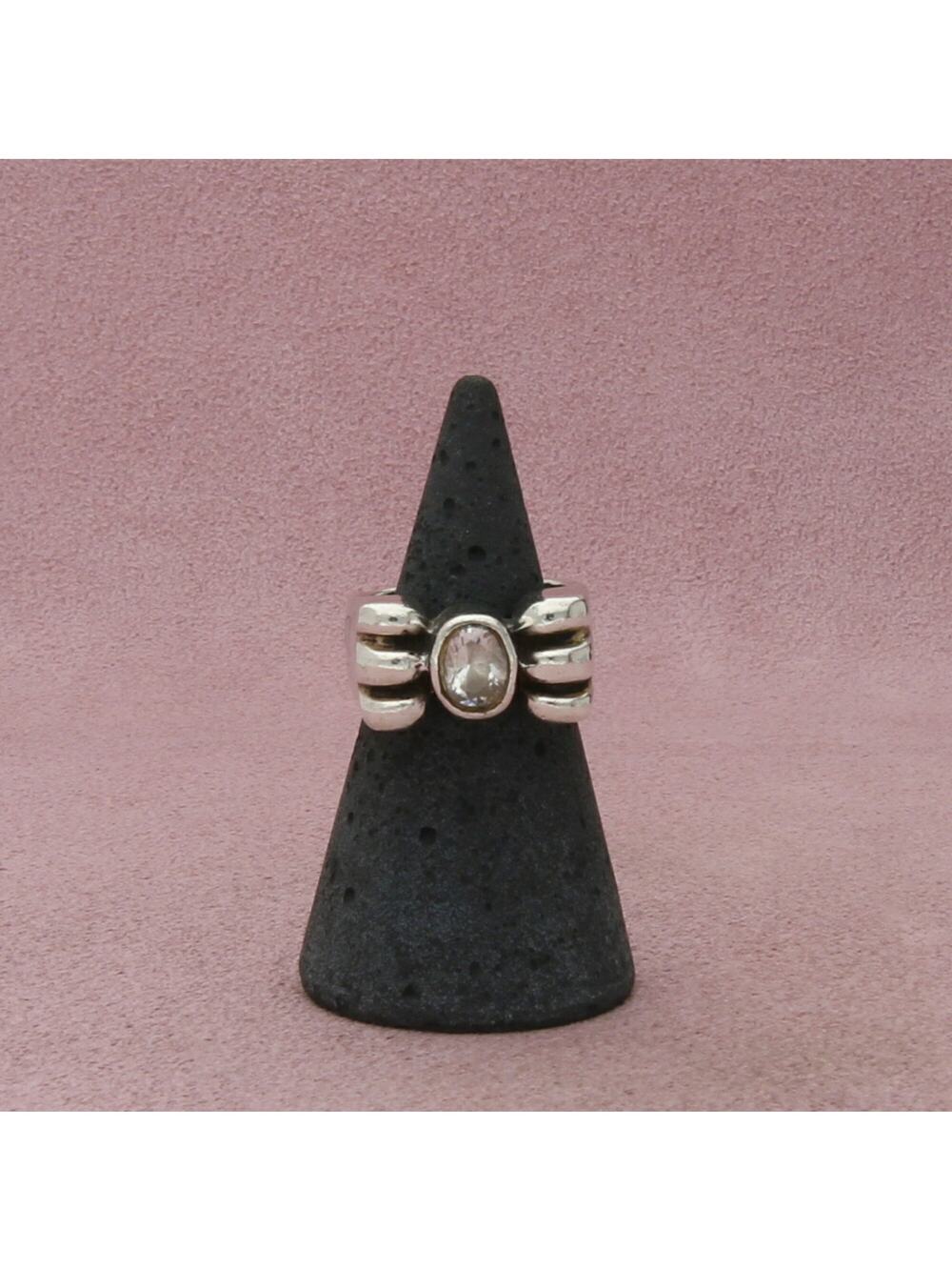 sterling silver oval-cut cz scalloped ring size 5